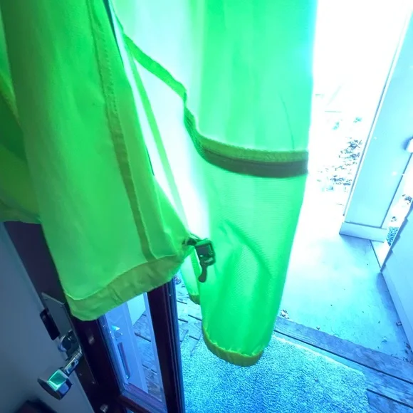 The North Face Women's Neon Yellow Running Jacket - Picture 6 of 7